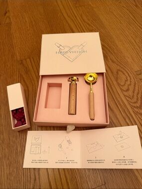 Louis Vuitton Heart Stamp Set